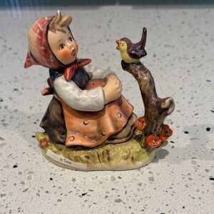 "In Tune" Goebel Hummel Figurine #414 - CUTE COLLECTIBLE GIFT!
